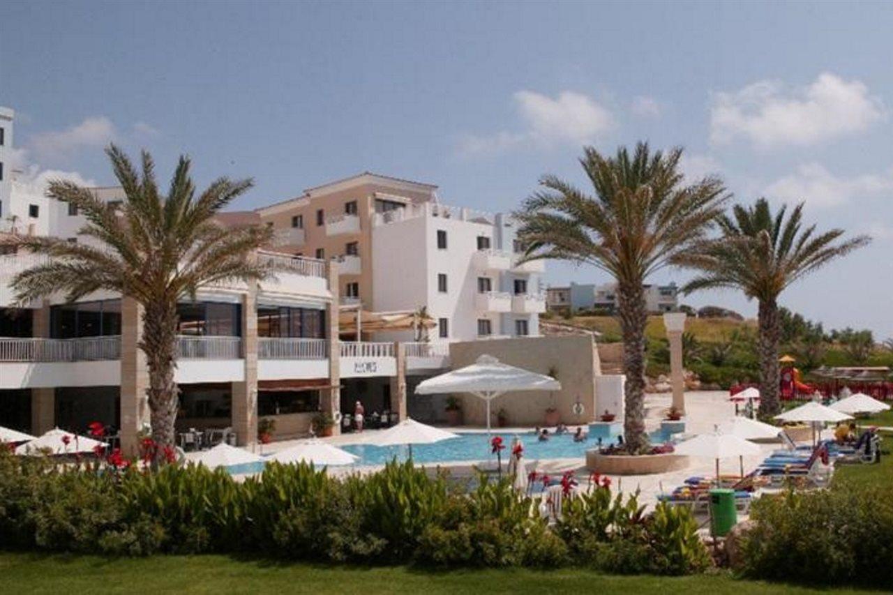 St. George Gardens & Suites Klorakas Extérieur photo