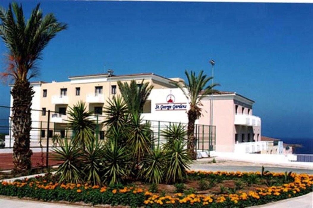 St. George Gardens & Suites Klorakas Extérieur photo